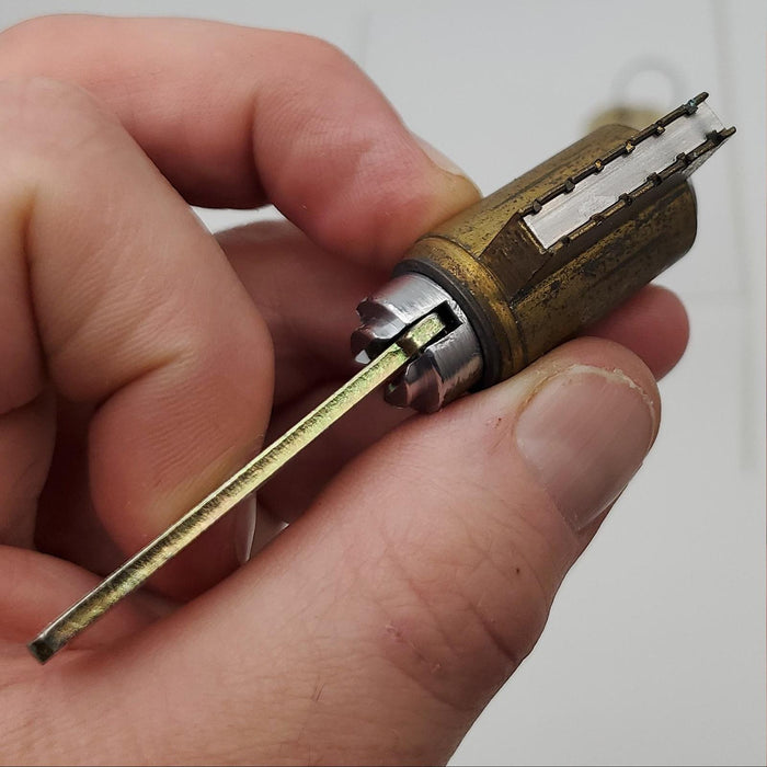 Yale 1802 Lock Cylinder Satin Chrome LB Keyway 6 Pin 0 Bitted Key in Knob 3