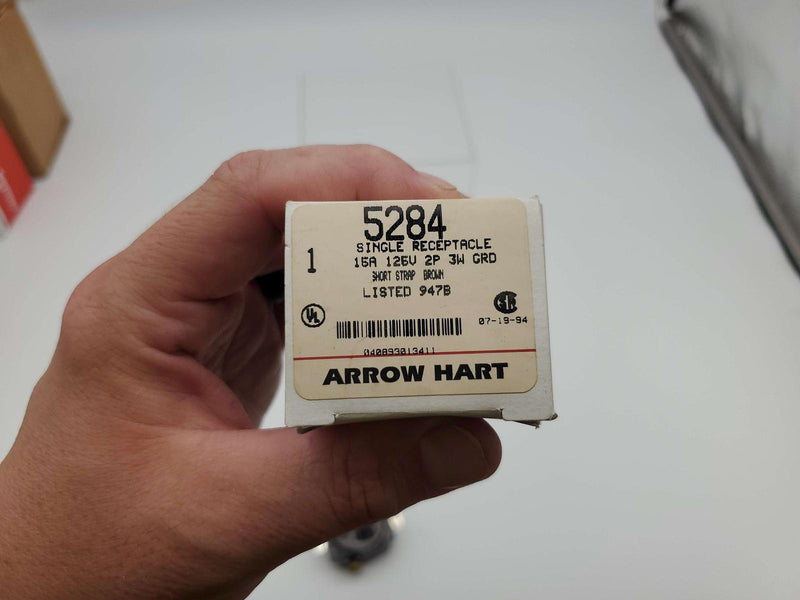 Arrow Hart 5284 Single Receptacle Outlet 15A 125V 2 Pole 3 Wire Industrial Spec 3