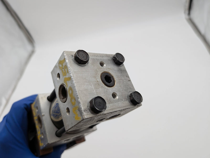 Destaco 865B Pneumatic Power Clamp w/ Vertical Clamp Arm 7