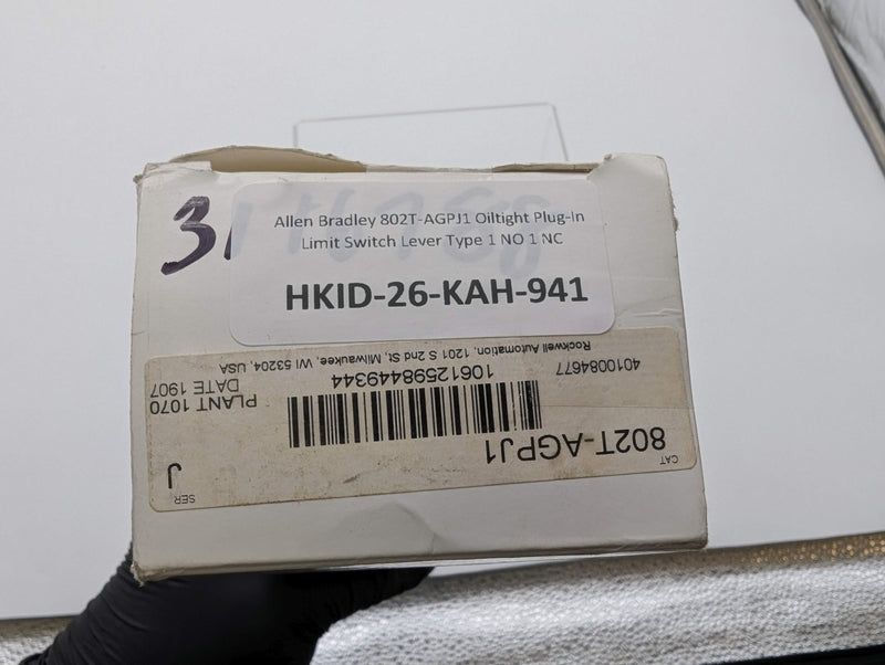 Allen Bradley 802T-AGPJ1 Oiltight Plug-In Limit Switch Lever Type 1 NO 1 NC