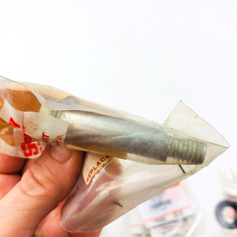 Simplicity 1668701 Bolt Axle OEM NOS USA Made Sealed 2