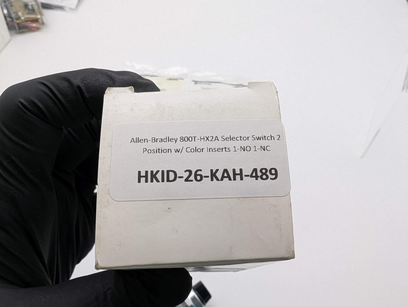Allen-Bradley 800T-HX2A Selector Switch 2 Position w/ Color Inserts 1-NO 1-NC