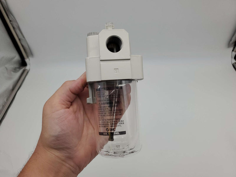 SMC AL40-04-A Lubricator 1/2" RC Inlet & Outlet 1MPa 135 Cu CM Capacity 3