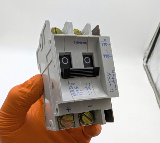 Siemens 5SN9-G4A Circuit Breaker 4A 220/240V Double Pole MCCB 1