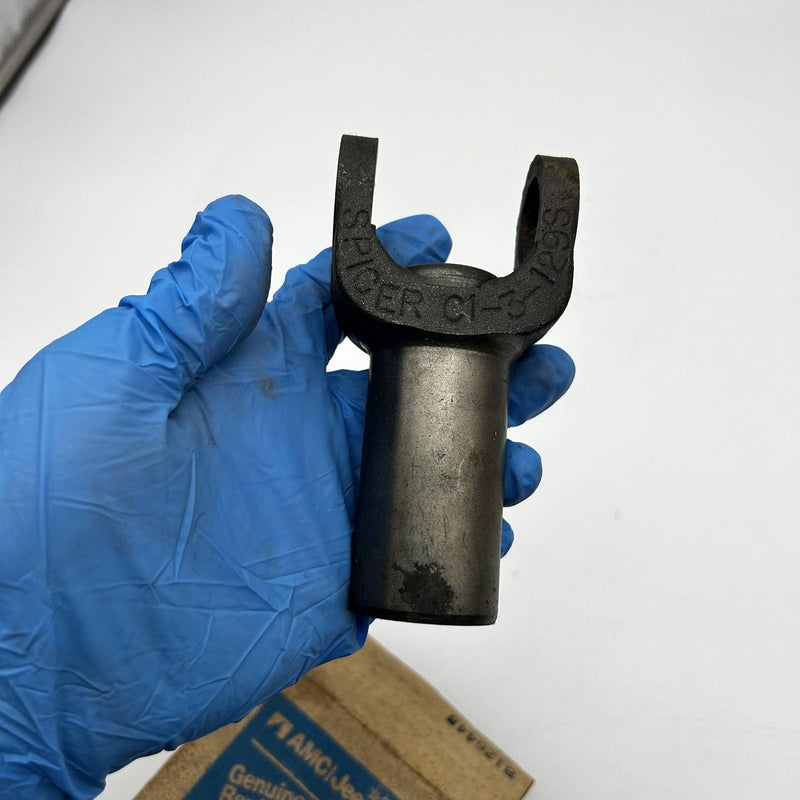 AMC Jeep 8126448 Driveshaft Slip Yoke OEM NOS Dana Spicer Open