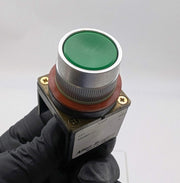 Allen-Bradley 800MR-A1 Momentary Push Button 22.5mm Green Flush Non-Illuminated 1