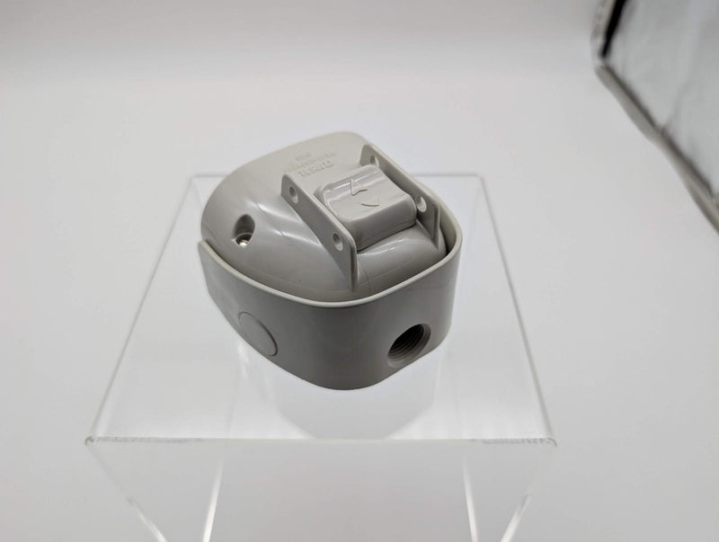 Clipsal WSC227D Weatherproof Outlet Double Pole 10A 250V w/ 20mm Conduit Entries 3