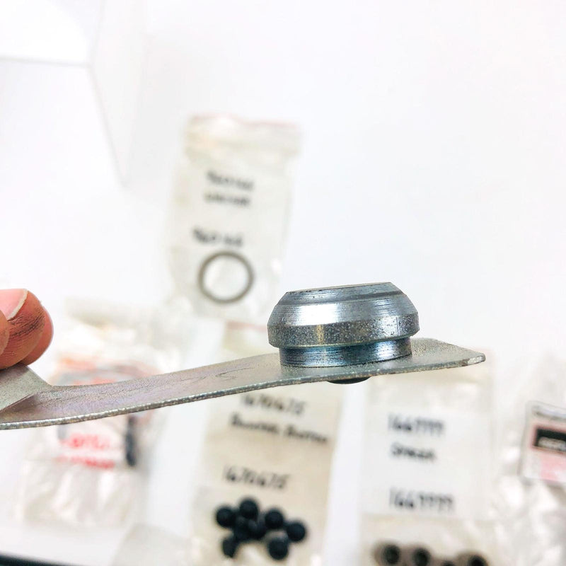 Simplicity 1672075 Latch Button Assembly Seat Deck OEM New Old Stock NOS Snapper 9