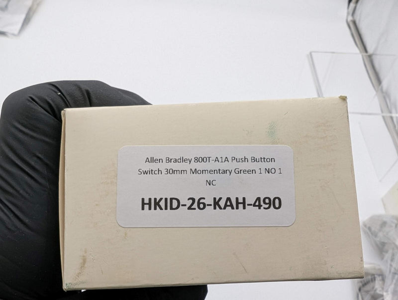 Allen Bradley 800T-A1A Push Button Switch 30mm Momentary Green 1 NO 1 NC