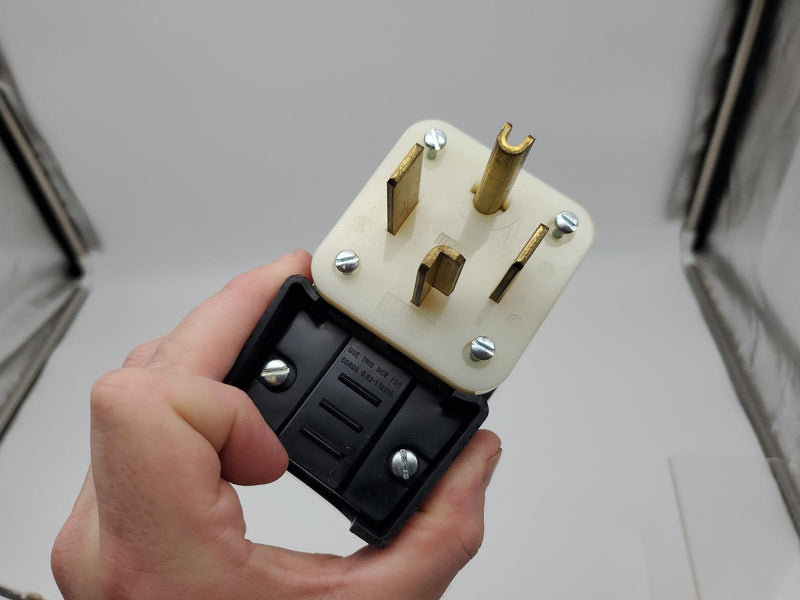 Leviton 9432-P Straight Blade Angle Plug 30 AMP 125/250 Volt 3