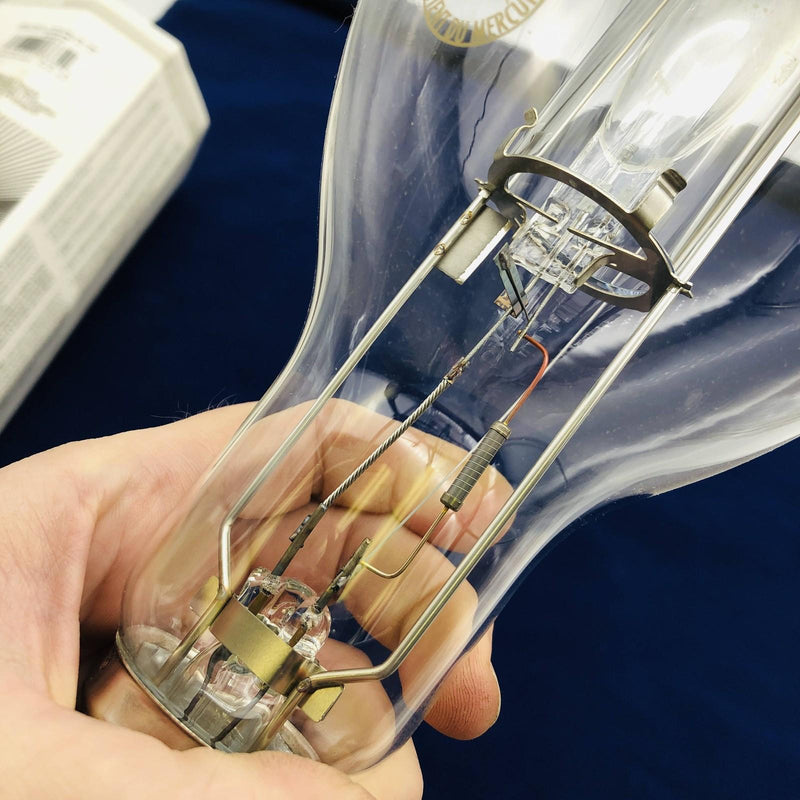 Philips 133322 Light Bulb Lamp MP400/BU Metal Halide HID Mogul Screw EX39 Base 8