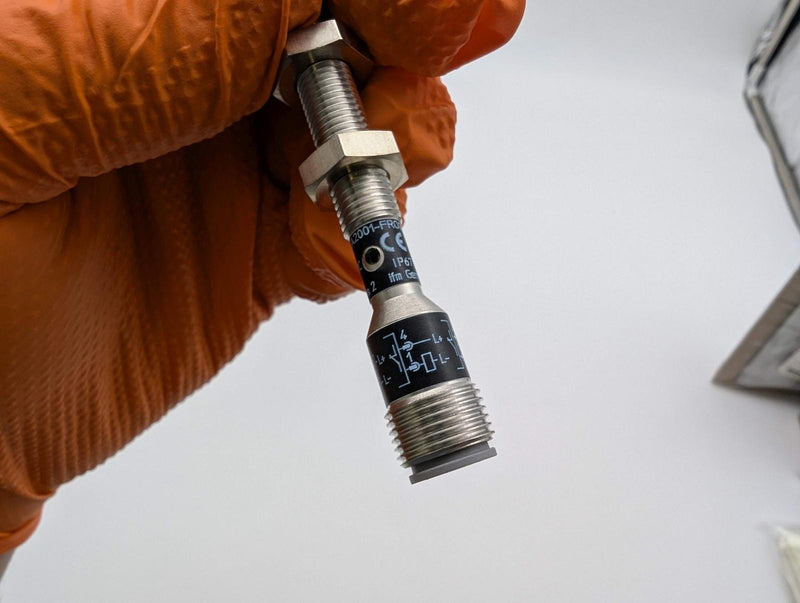 IFM IEA2001-FROG/US-100-IRF Inductive Proximity Sensor 1mm Range M8X1 Threaded