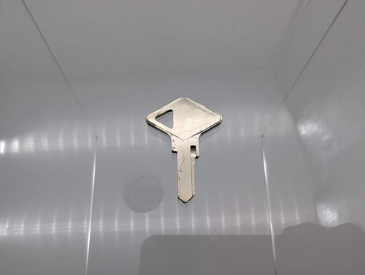 2x Ilco NE17 Key Blanks for Some Vintage Renault Vehicles Nickel Plated 2