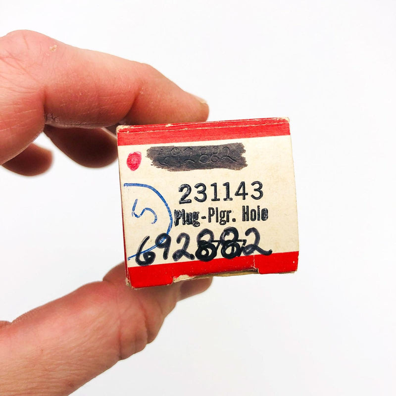 Briggs and Stratton 231143 Plug Plunger Hole OEM NOS Superseded to 692882 5