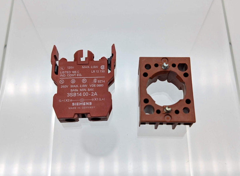 Siemens 3SB1300-2A Lampholder w/ BA9S Miniature Bulb Holder 250V 2.5W 1