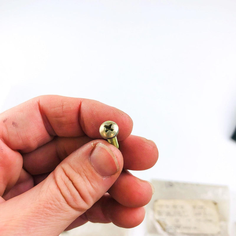 Gravely 159658 Screw Machin 8-32x3/4 OEM NOS Replaced by 21057100 Loose 4