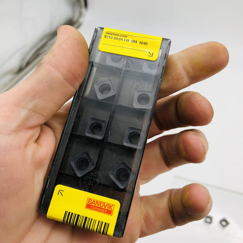 Sandvik R210-09 04 14E-MM 1040 Milling Insert Coro Mill 210 Square 2 Pieces 3