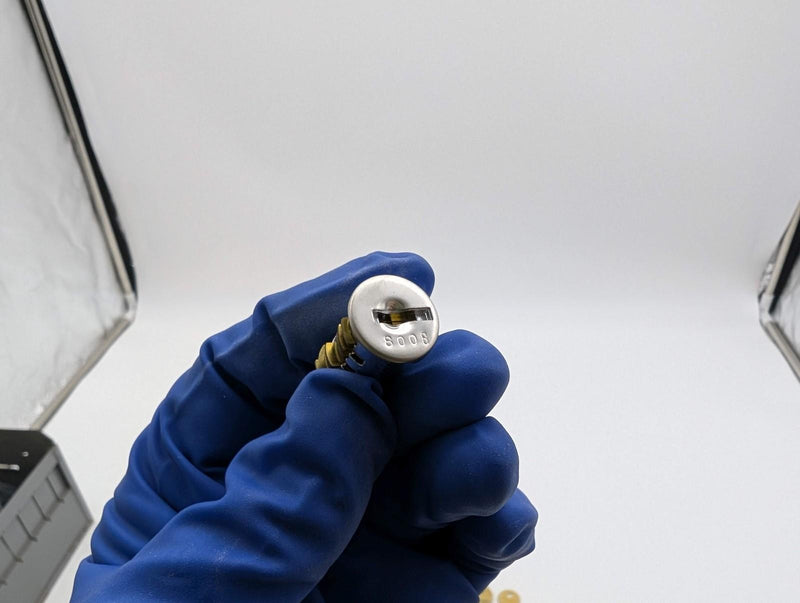 Diebold 31-018431 Undercounter Lock Core w/ 3 Keys Keyed 8008 Non Mastered 2