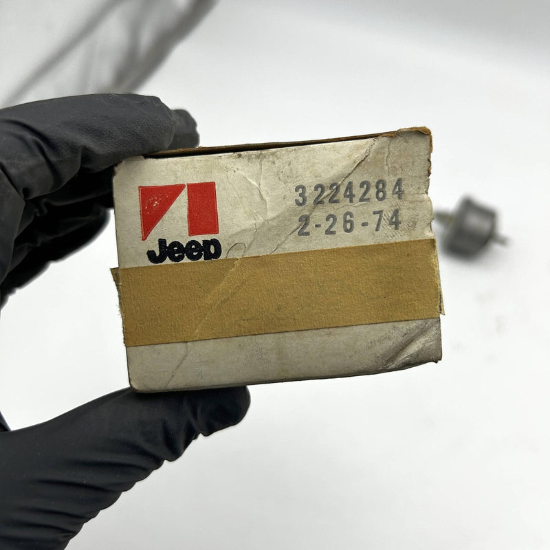 Jeep 3224284 Engine Oil Pressure Switch OEM New Old Stock NOS Open
