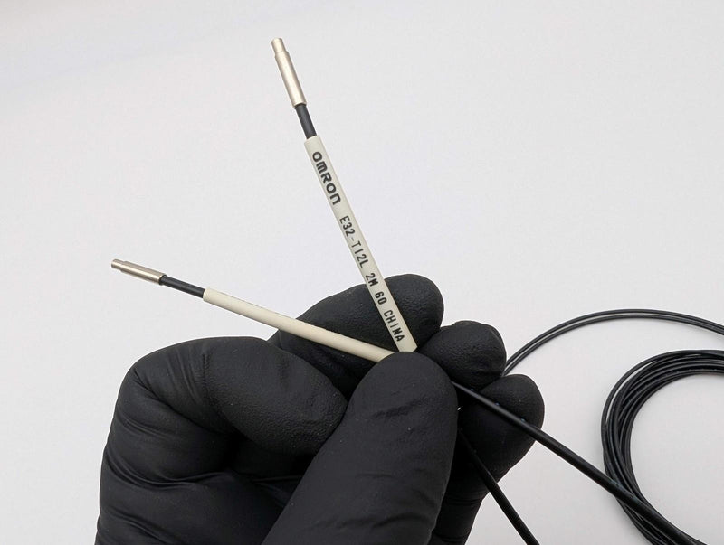 Omron E32-T12L Fiber Optic Sensor 3mm Dia 3900mm Sensing Range Through-Beam 3