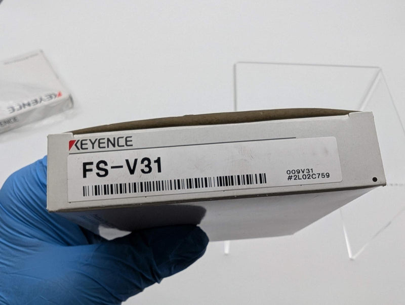 Keyence FS-V31 Fiber Optic Sensor Amplifier 12-24V NPN Cable Type 5