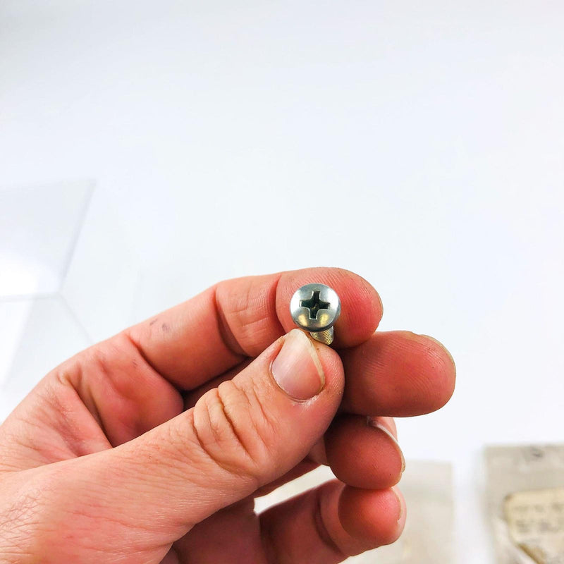 Ariens Gravely 06111200 Screw Machine 10-24x.75 OEM NOS Replaces 008276 Clear 4