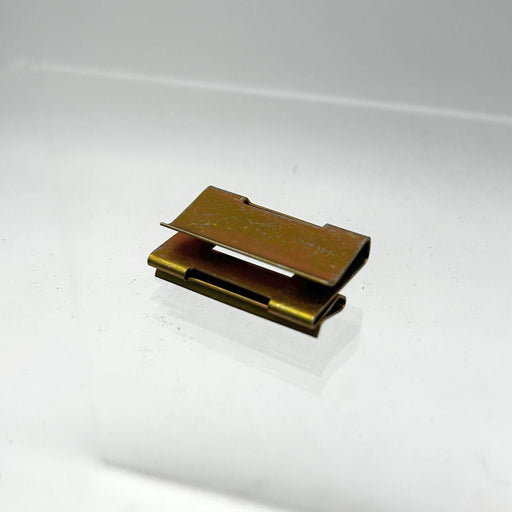 AMC Jeep 8935002250 Clip for Exterior Body Mouldings Group 26.032 OEM NOS Loose 1