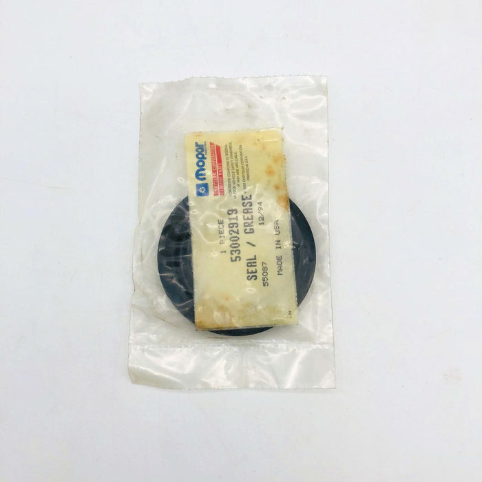 Mopar 53002919 Oil Seal for Front Brakes OEM NOS 1988-90 Jeep Cher Wag Com Sealed