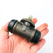 Renault 7701365519 Wheel Cylinder OEM NOS for Jeep by Bendix 5