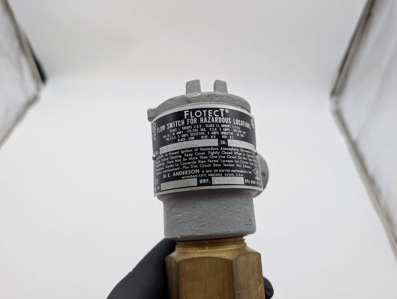 Dwyer V4-2-U Vane Operated Flow Switch 1.5" Pipe Size Explosion & Weather Proof 2