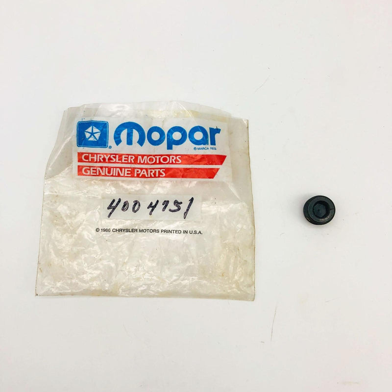 Mopar 4004751 Plug for Rear Axle Housing OEM NOS 81-86 Jeep CJ 5-8 Scrmb Open 7