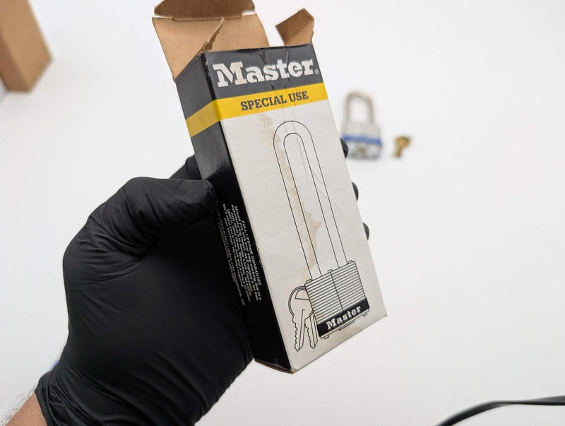 2x Master Lock 5KALJ Padlocks 2-1/2" L x 3/8" D Shackle 2" Body Keyed Alike 5