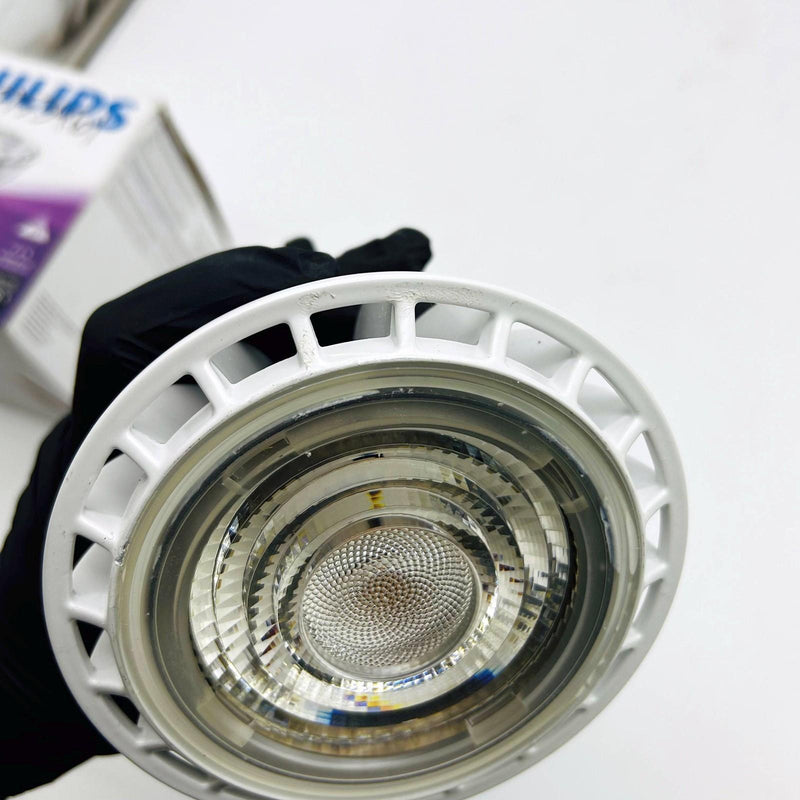 Philips 534610 Flood Light Bulb 33PAR38/PER/830/F25/DIM/120V LED/DEL E26 Base 9