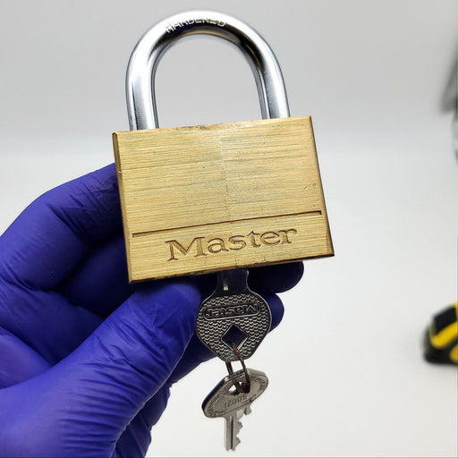 Master Lock No 160-D 1-1/4"L x 0.35"D Shackle 2-3/8"W Brass Body Keyed Alike 1