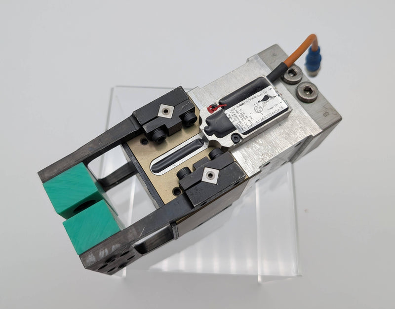 Tunkers GK 40 AS 2 T12 2x30 Compact Pneumatic Clamp Gripper Double Arm 1