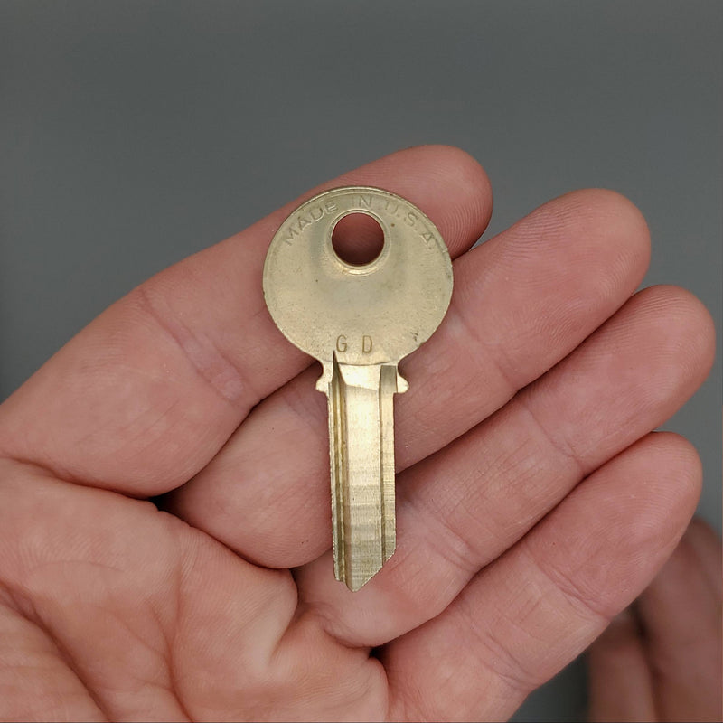 5x Yale RN8 Key Blanks GD Keyway Nickel Silver 5 Pin NOS 2