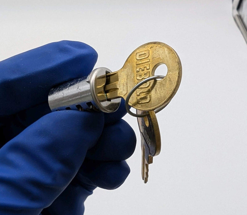 Diebold 31-018431 Undercounter Lock Core w/ 3 Keys Keyed 8002 Non Mastered 1