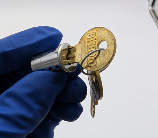 Diebold 31-018431 Undercounter Lock Core w/ 3 Keys Keyed 8002 Non Mastered 1