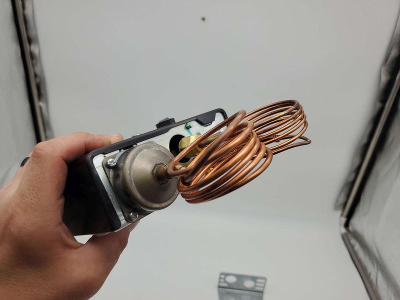 Penn P70MA-1C Dual Pressure Control Switch 100 - 500 PSI 36" Tube 1/4" Flare Nut 3