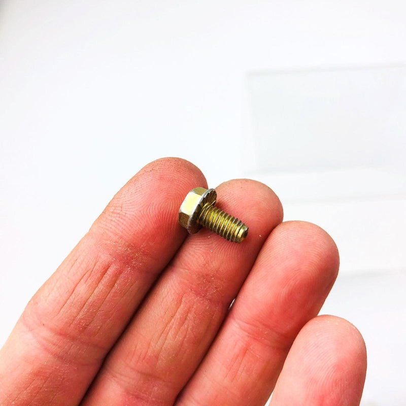 Briggs and Stratton 690664 Screw Hex Head OEM NOS Replaces 94874 / 93804 / 93246 4