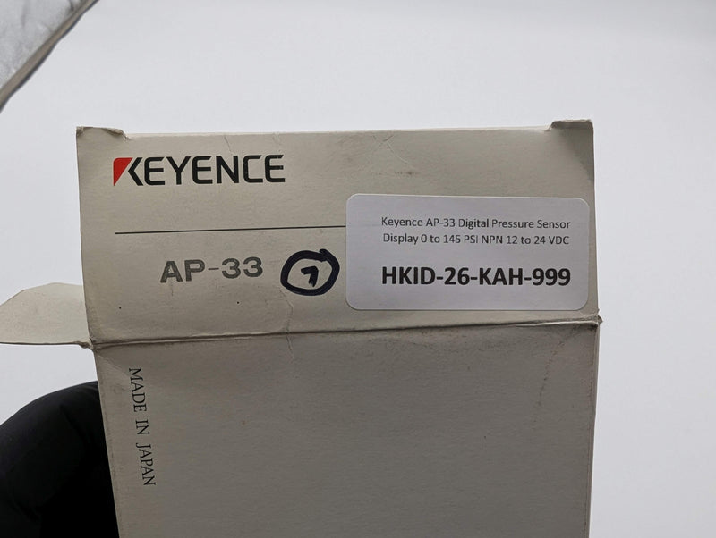 Keyence AP-33 Digital Pressure Sensor Display 0 to 145 PSI NPN 12 to 24 VDC
