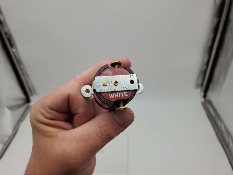 Hubbell 5258 Straight Blade Plug Receptacle 2-Pole 3 Wire 15A 125V Brown 5-15R 3