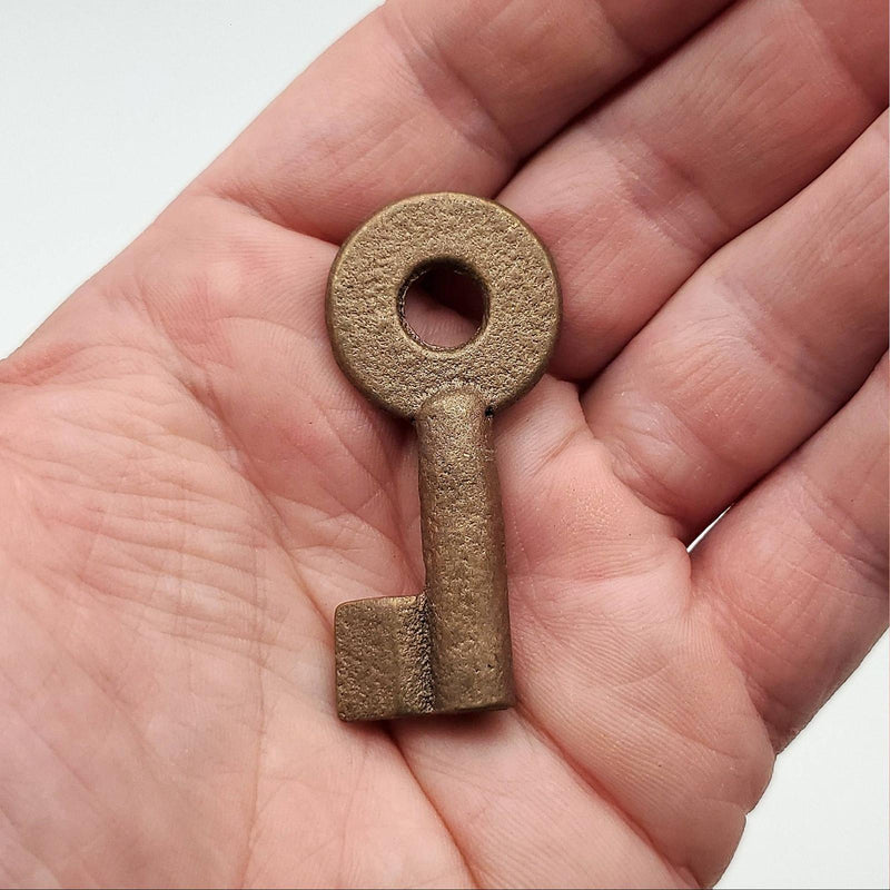 1x Yale 039-R Barrel Key .30" Diameter x .24" Barrel Hole Bronze Vintage 2