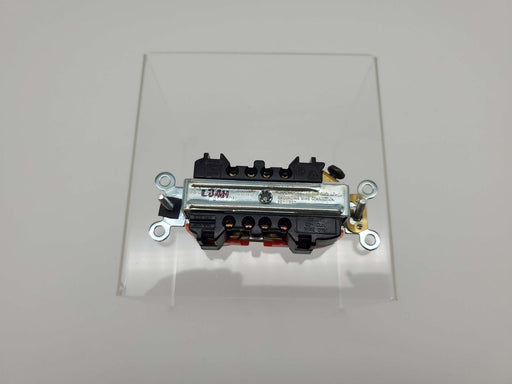 Leviton 5262-IG Duplex Outlet Receptacle 15A 125V 2 Pole 3 Wire Commercial Grade 2