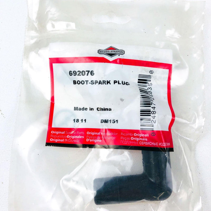 Briggs and Stratton 692076 Boot Spark Plug OEM NOS For Simplicity 4