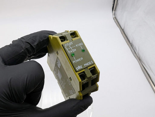 Pilz 675500 Emergency Stop Safety Relay PNOZ-Z-24VAC/DC DIN Rail Mount 24V 2-5A 2