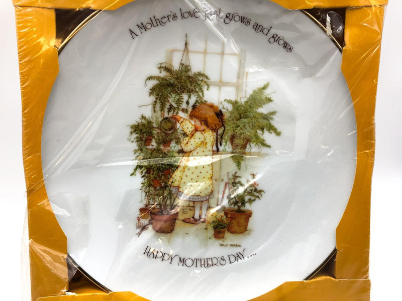 Vintage Holly Hobbie Collector's Plate A Mother's Love Grows Watering Plants 3