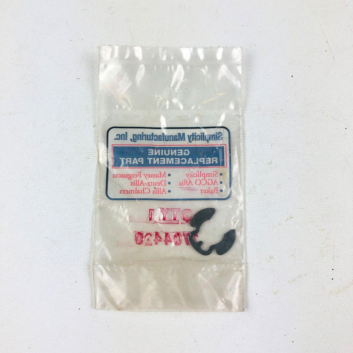 Simplicity 1704420 Clip Ring OEM NOS Replaced by 1704420SM