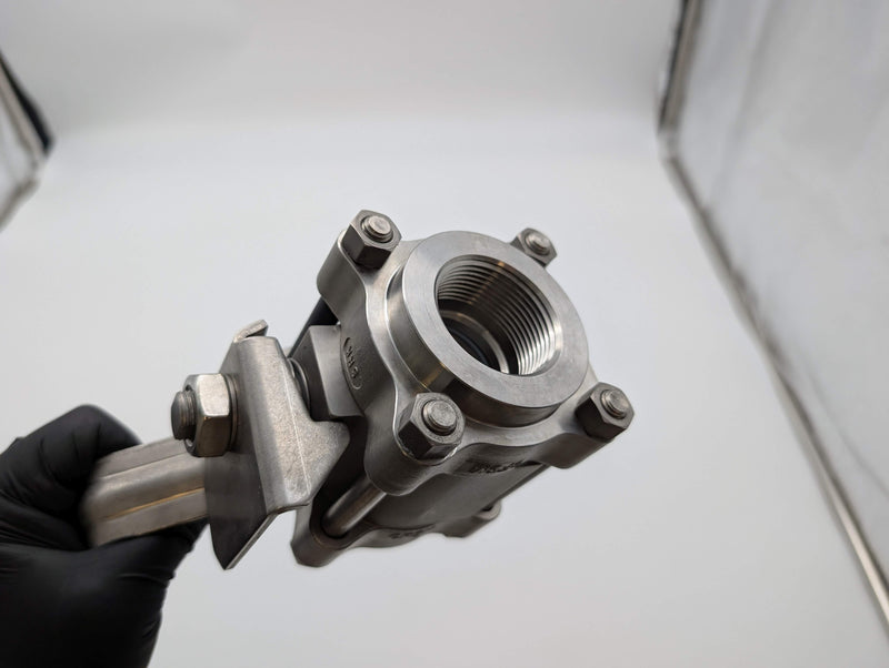 Whitey Swagelok SS-67TF20 1.25" FNPT Ball Valve 316 Stainless Steel 1500 PSIG