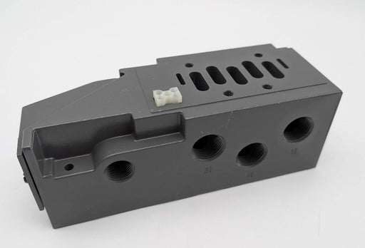 Numatics 203-842 Pneumatic Base Manifold Assembly ISO 3 3/4" NPTF Side & Bottom 1